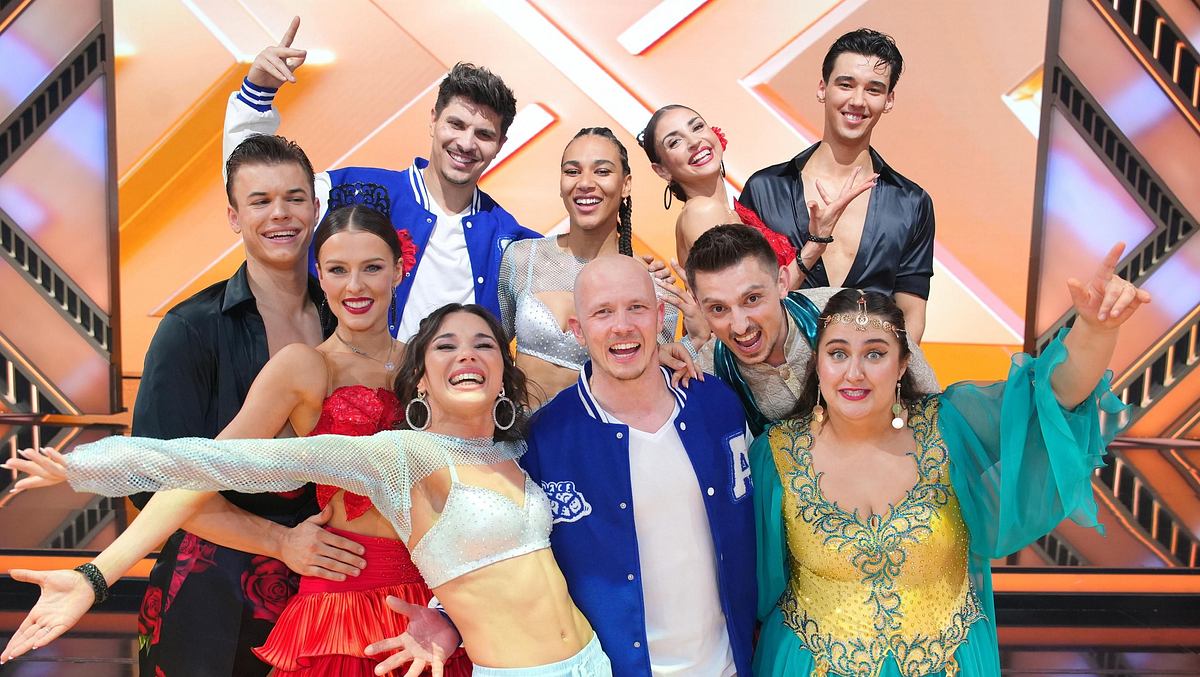 Neuer Favorit bei „Let's Dance“ Alle Kandidaten posieren vor Show 10: Neuer Favorit bei „Let's Dance“