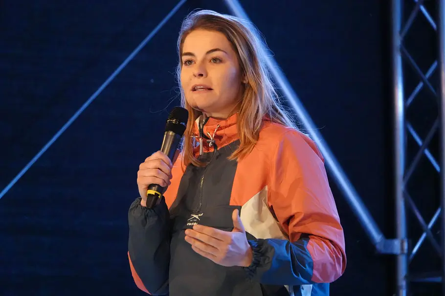 Wer stiehlt Hazel Brugger die Show?