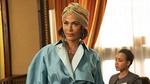 Lisa Todd Wexley (Nicole Ari Parker) posiert in einem ihrer ikonischen „And Just Like That“-Outfits - Foto: RTL / ©2021 WarnerMedia Direct / HBO Max 