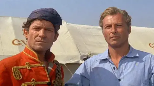 Husein Cokic (l., damals 32) als Will Parker und Lex Barker (damals 44) als Old Shatterhand in „Winnetou 1“ - Foto: Rialto Film