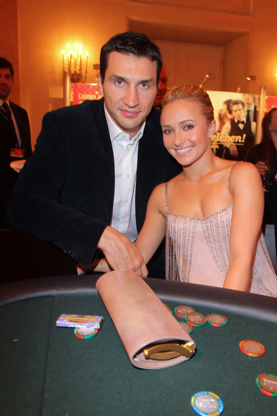 Wladimir Klitschko und Hayden Panettiere Wladimir Klitschko und Hayden Panettiere 2011 während ihrer Beziehung an einem Poker-Tisch.