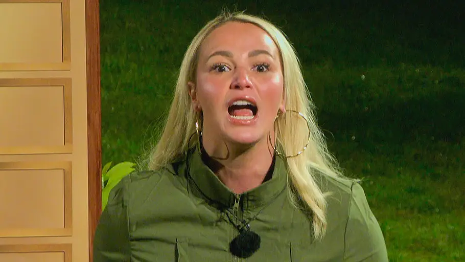 Wo ist Anita Latifis Kind? Anita Latifi rastet im Sommerhaus der Stars wegen ihrem Sohn aus.
