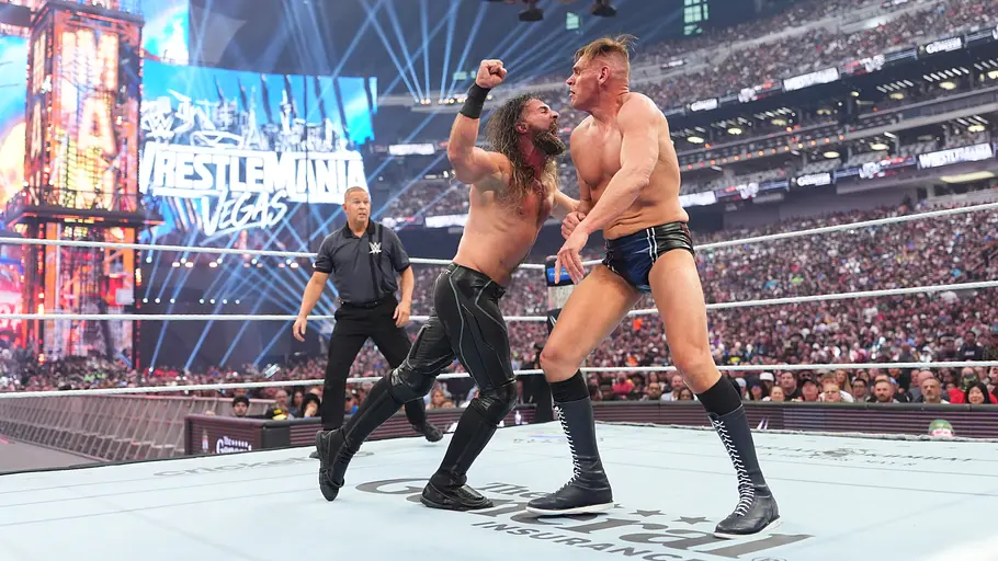 Seth Rollins setzt zu einem Move gegen Gunther bei WrestleMania 42