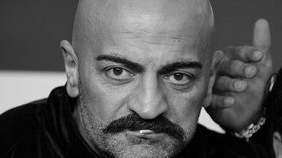 Ein Schwarz-Weiß-Foto von Xatar. - Foto: IMAGO / dts Nachrichtenagentur