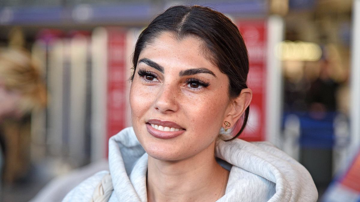 Yeliz Koc wird interviewt Yeliz Koc wird interviewt