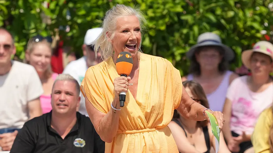 Andrea Kiewel Andrea Kiewel moderiert den ZDF-Fernsehgarten