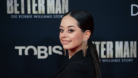 Profitänzerin Malika Dzumaev lässt sich nicht entmutigen! - Foto: IMAGO / Sven Simon